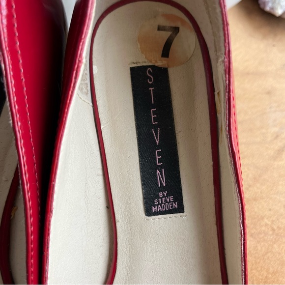 Steve Madden Retro Red Peep Toe Wedge Dress Shoe Heels - Picture 2 of 7